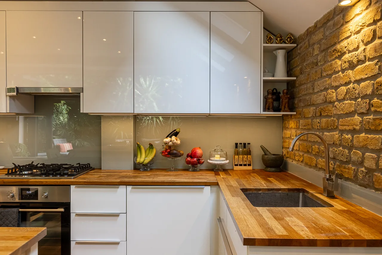 Lambrook Terrace, Hammersmith and Fulham, Fulham, London, SW6, photo 2