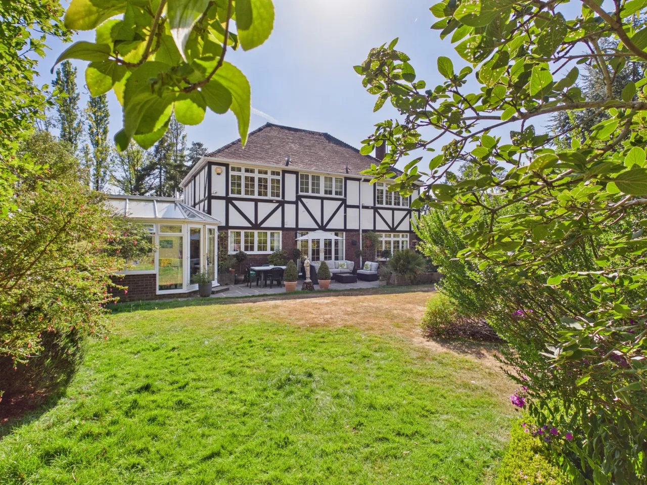 Parkview, Flackwell Heath, HP10, photo 2