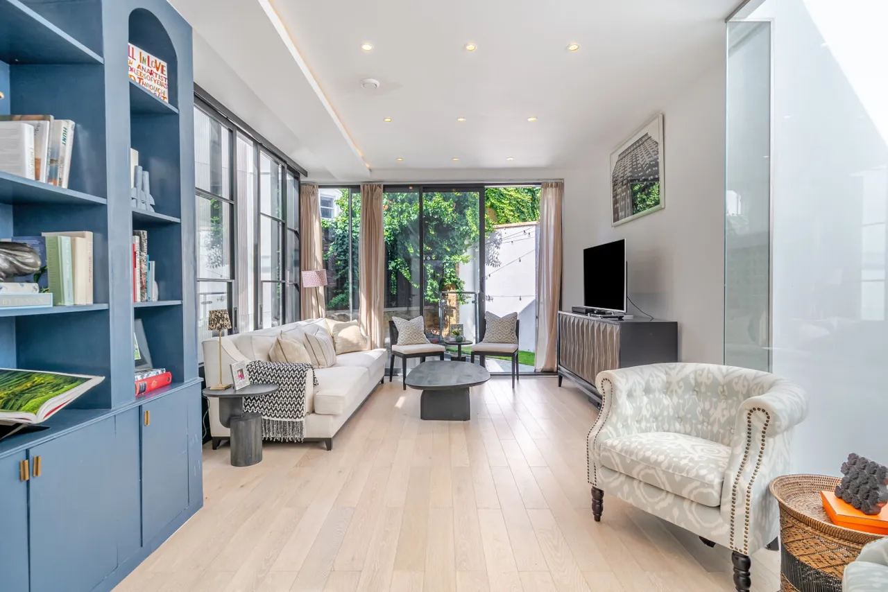 Broughton Road, Fulham, SW6, photo 2