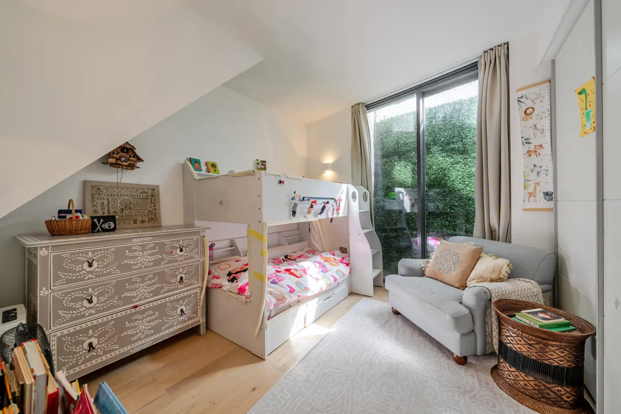 Broughton Road, Fulham, SW6, photo 13