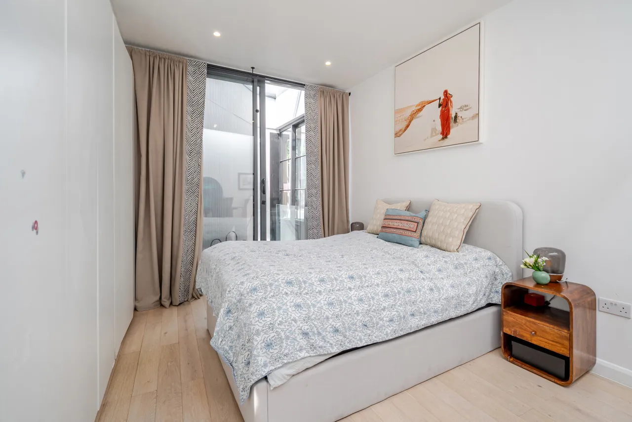 Broughton Road, Fulham, SW6, photo 3