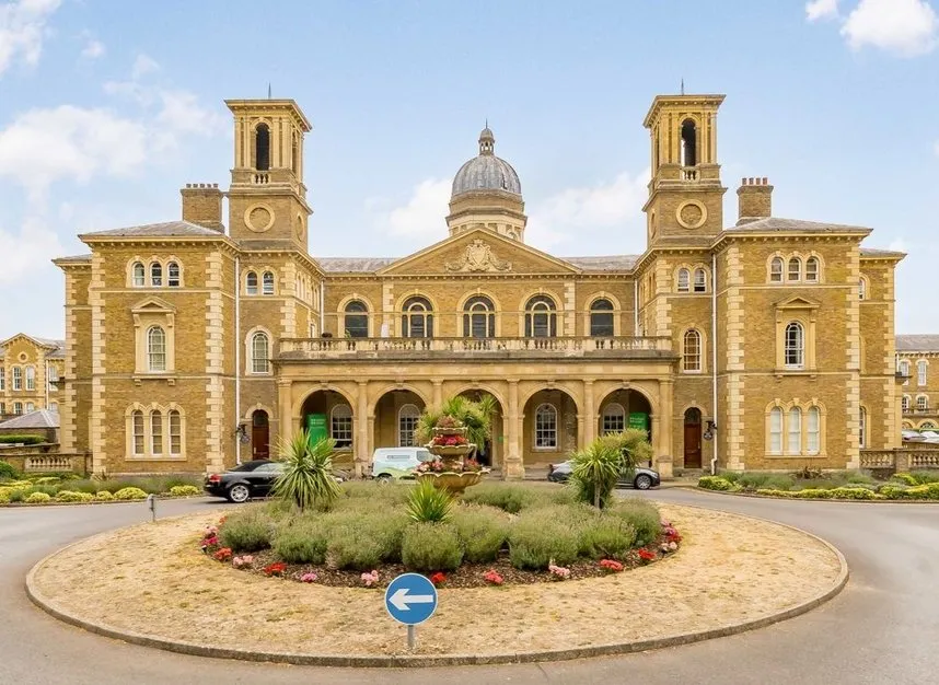 2 bed flat for sale — Royal Drive, New Southgate, N11