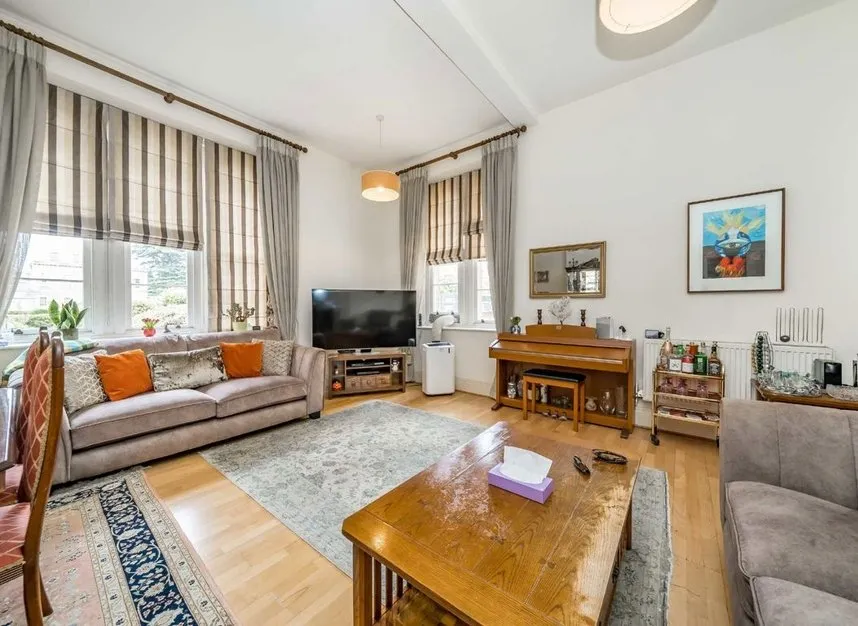 Royal Drive, New Southgate, N11, photo 5