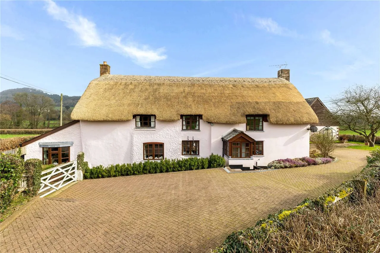 4 bed house for sale, Colyton, EX24