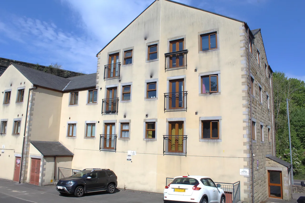 2 bed flat for sale — The Arches, Colne, BB8