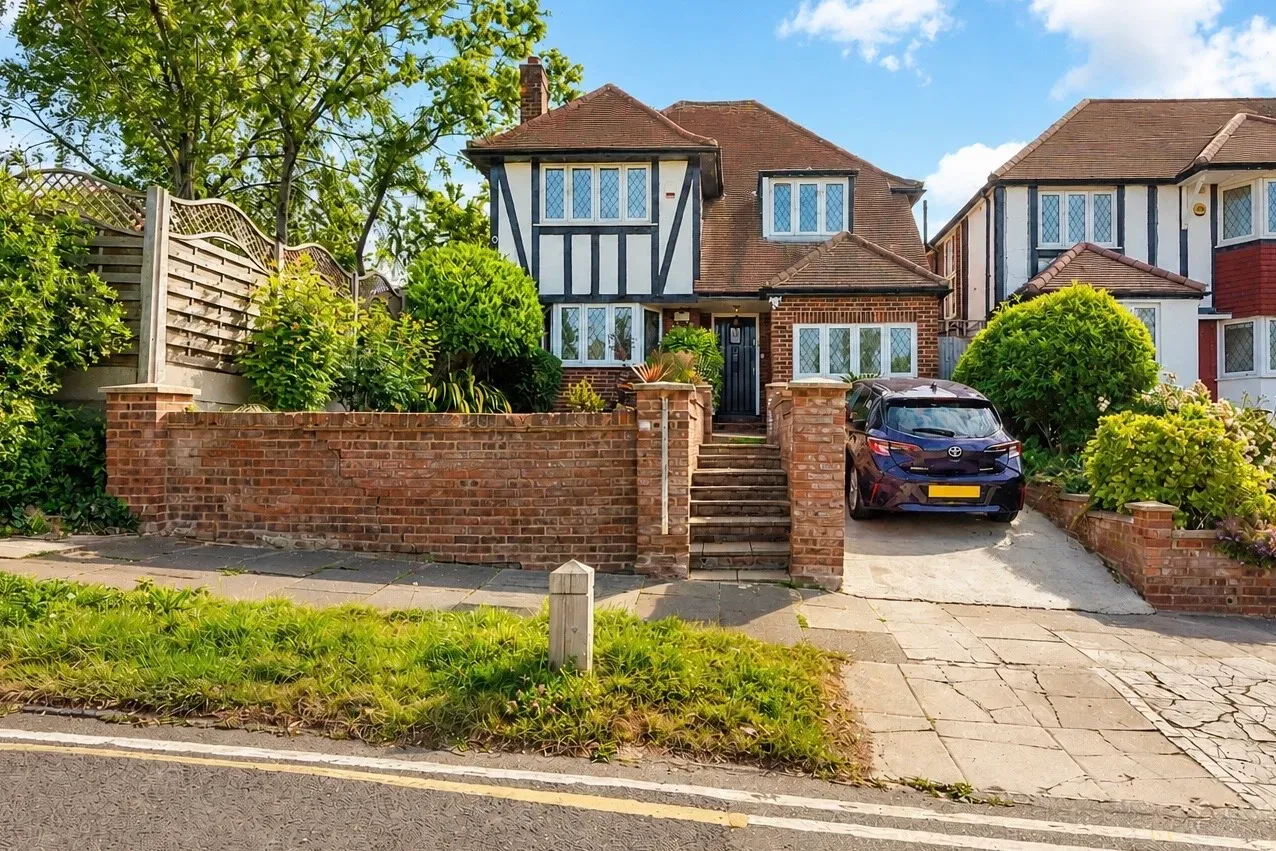 4 bed house for sale — Barn Rise, , Wembley , HA9 9NN