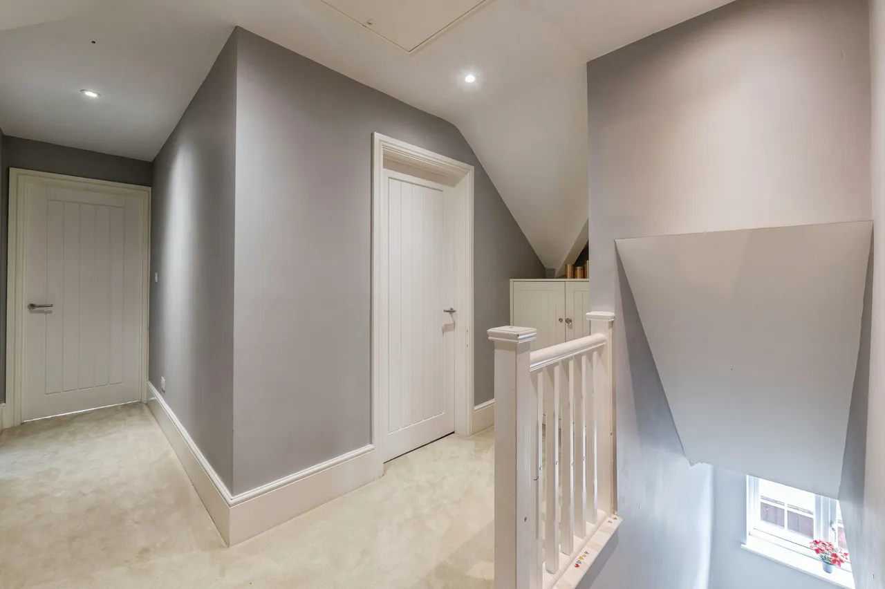 Down Hall Road, Rayleigh, SS6, photo 17