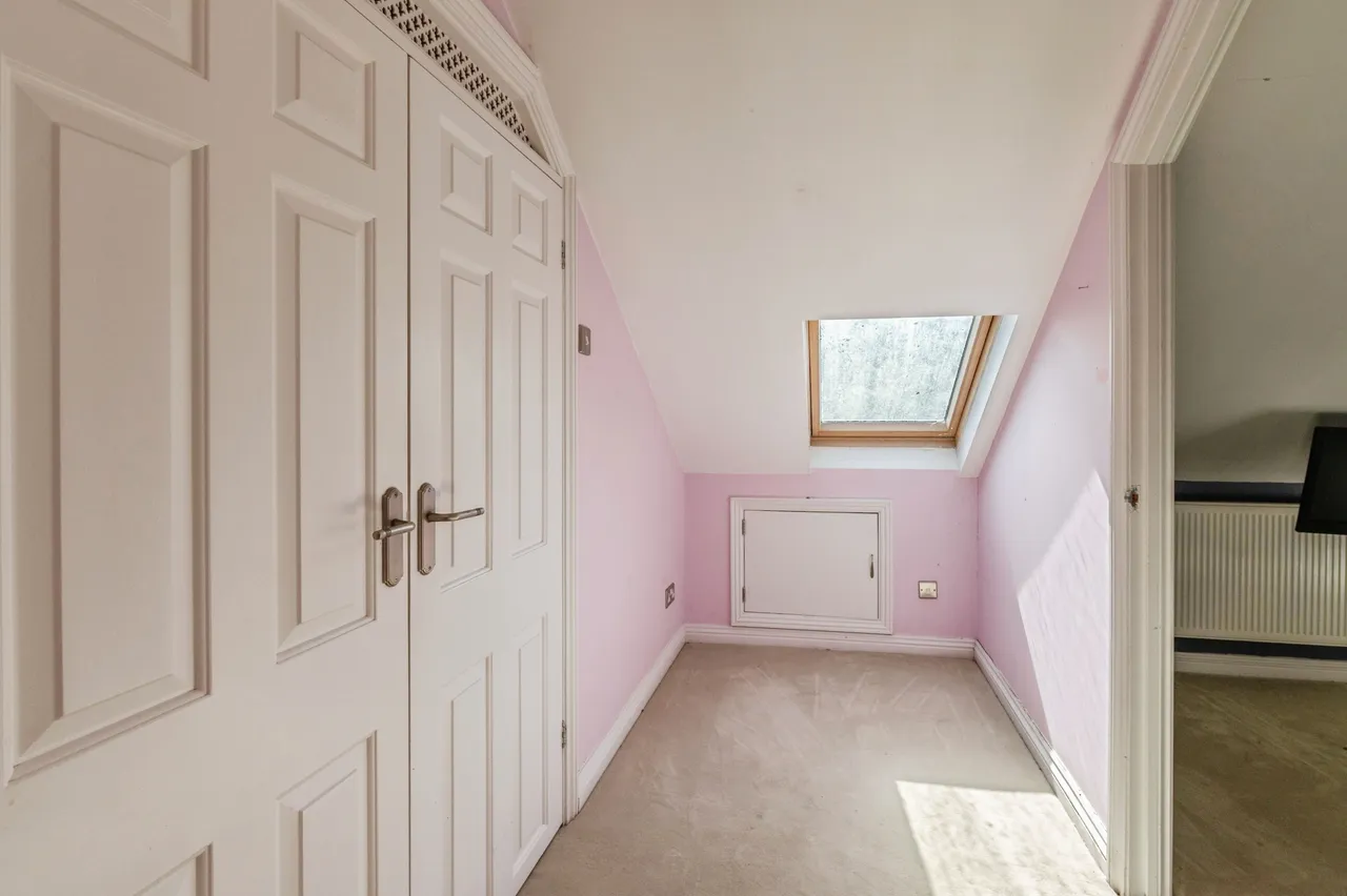 Down Hall Road, Rayleigh, SS6, photo 34