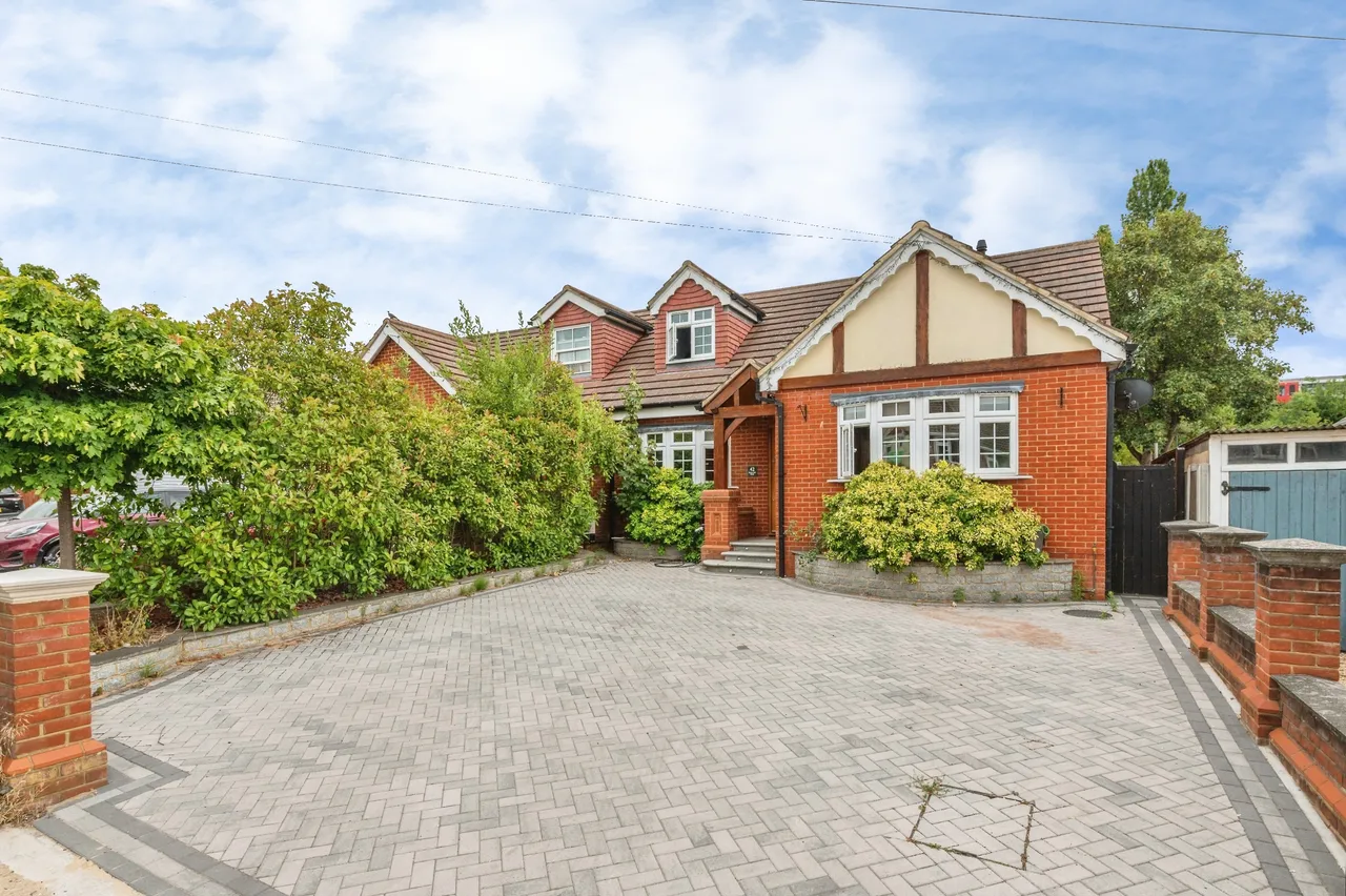 Down Hall Road, Rayleigh, SS6, photo 7