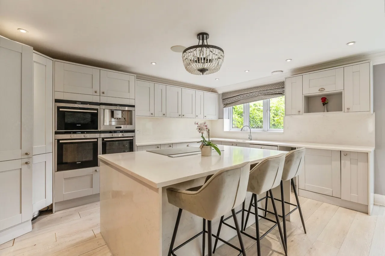 Down Hall Road, Rayleigh, SS6, photo 8