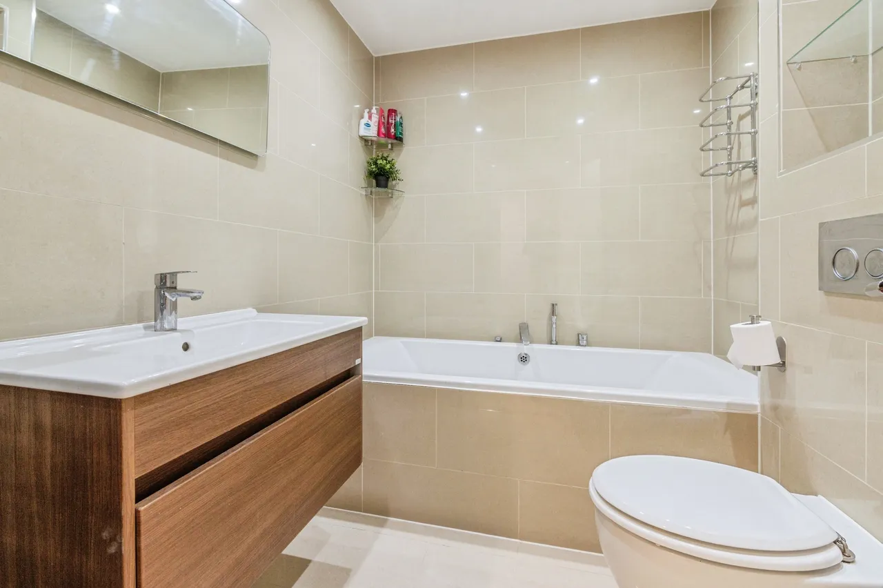 Down Hall Road, Rayleigh, SS6, photo 23