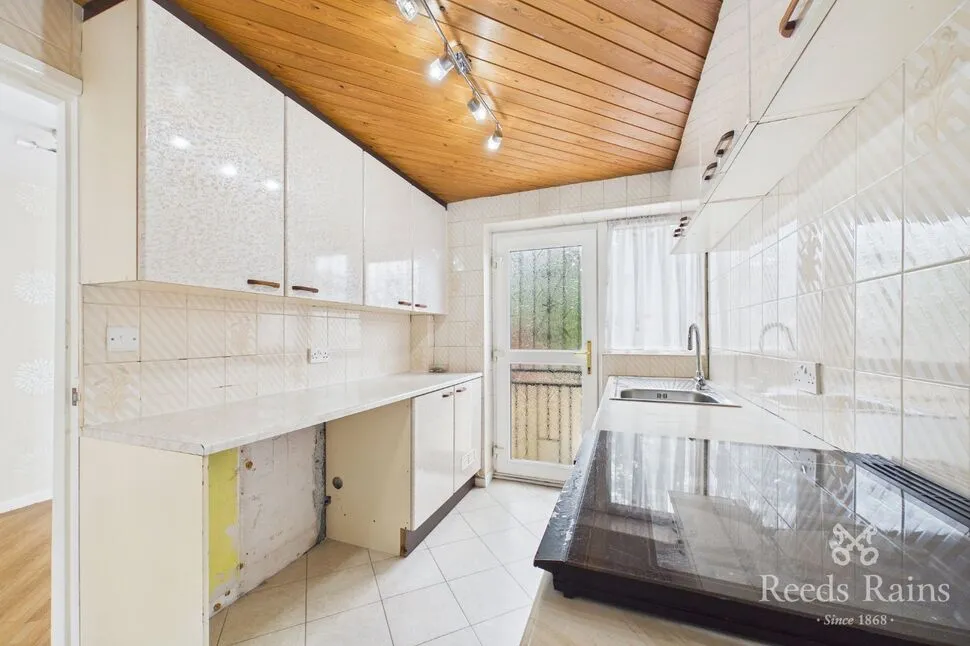 South Parade, Morley, West Yorkshire, LS27, photo 3