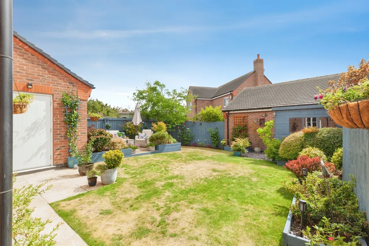 3 bed house for sale — Haines Road, Huncote, Leicester