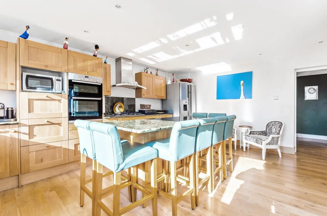 Champneys Close, South Cheam, Surrey, SM2 7AL, photo 9