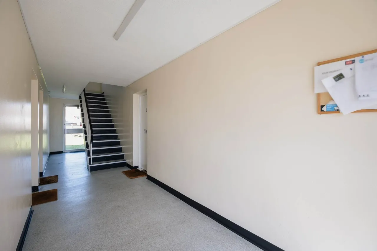 Hazelwood, Benfleet, SS7 4NW, photo 9