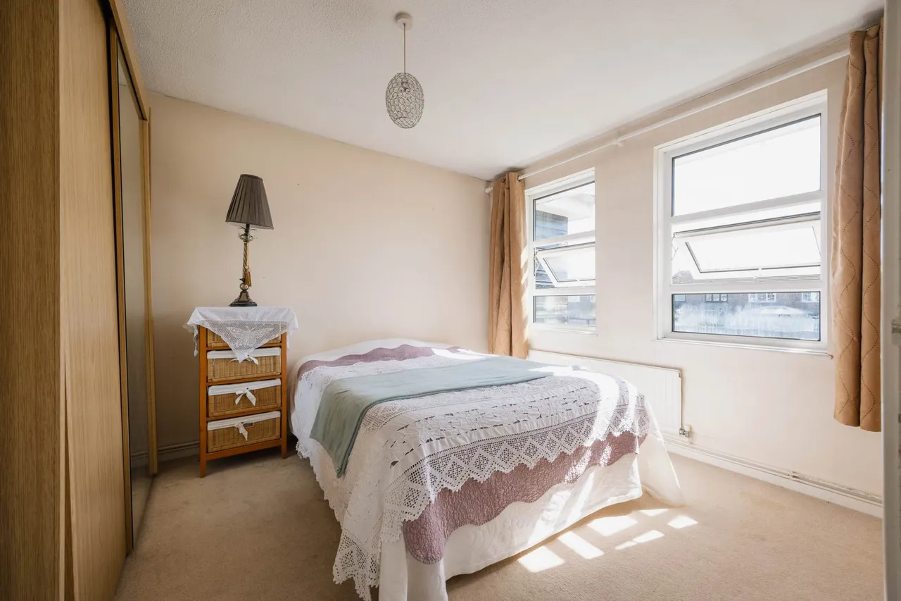 Hazelwood, Benfleet, SS7 4NW, photo 5