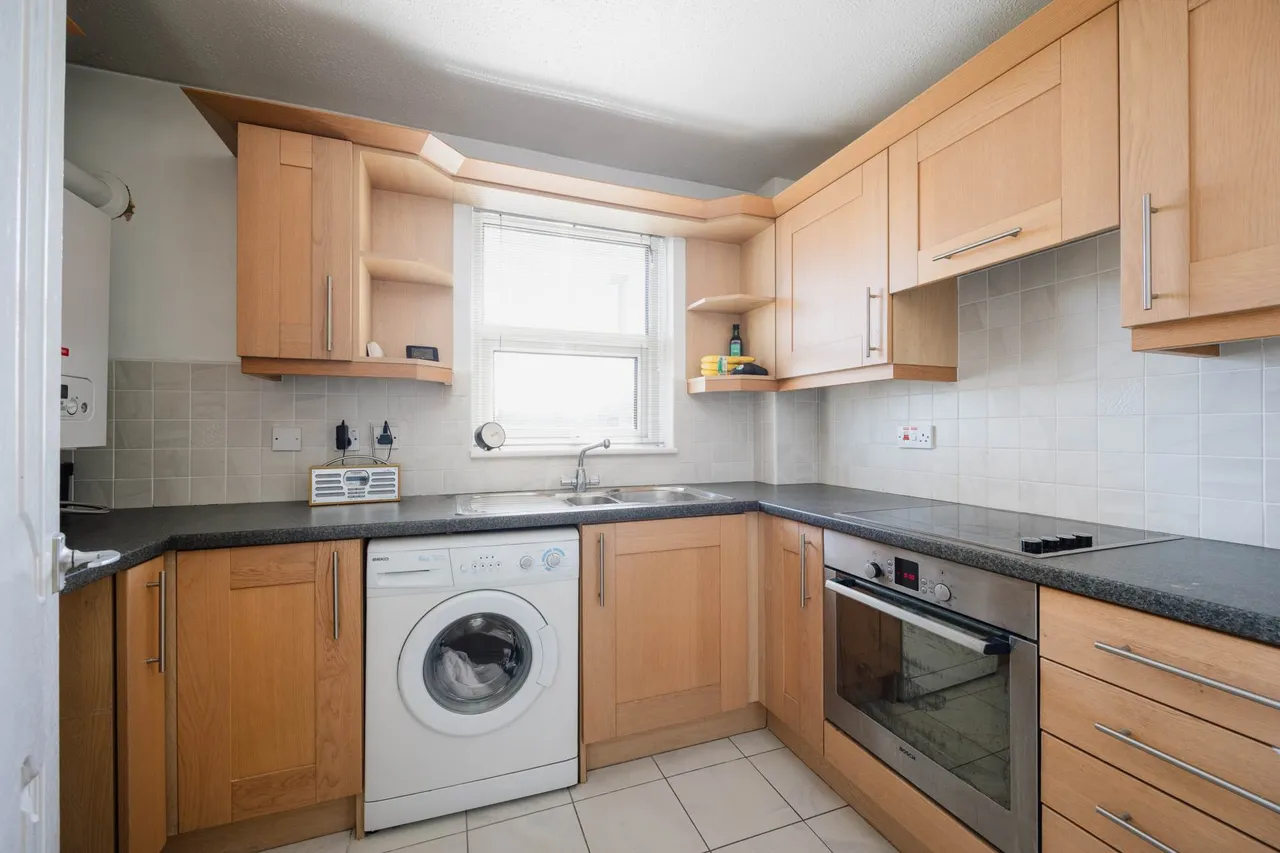 Hazelwood, Benfleet, SS7 4NW, photo 4