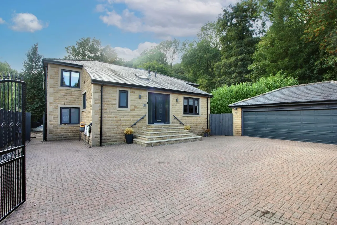 6 bed house for sale, Cragg Road, Mytholmroyd, HX7