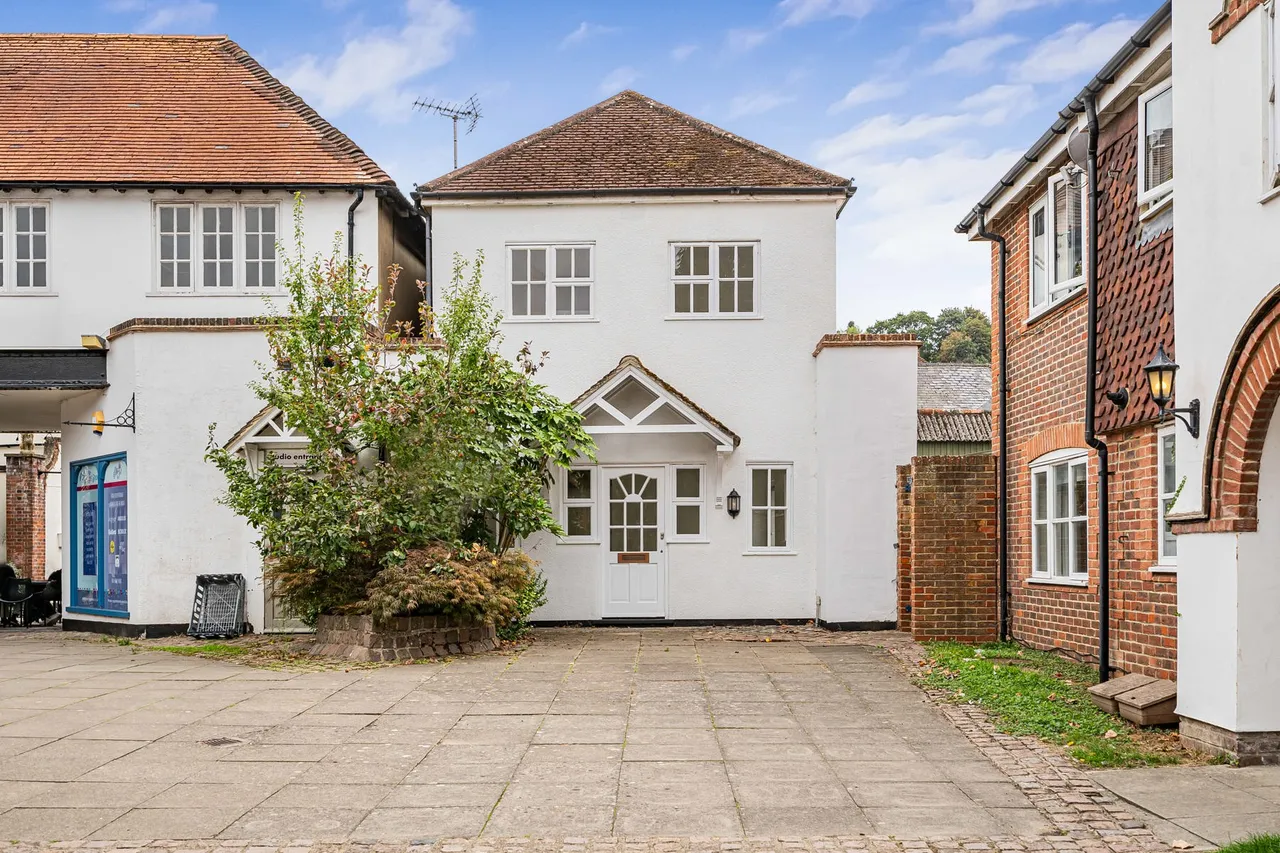 2 bed house for sale, High Street, Godalming, GU7