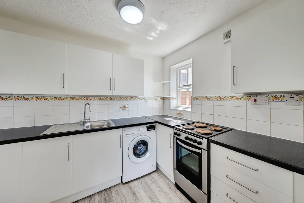 Grange Crescent, Dartford, photo 4