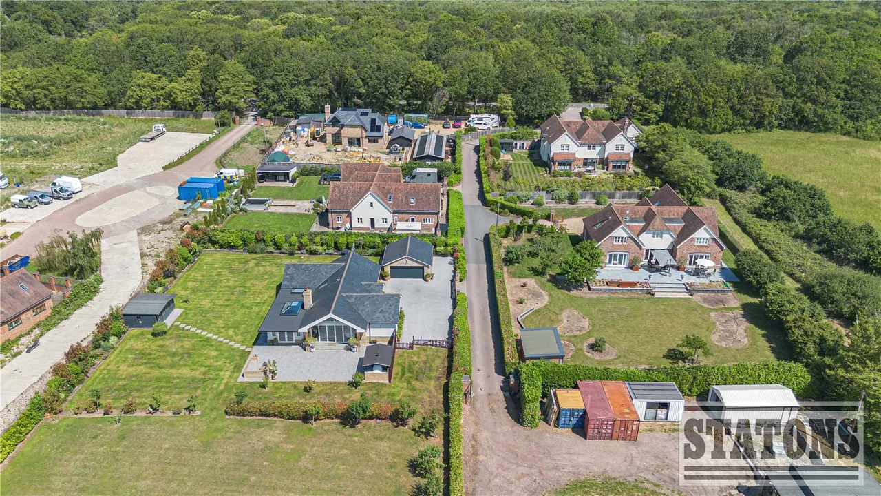 White Stubbs Lane, Broxbourne, Hertfordshire, EN10 7QA, photo 8