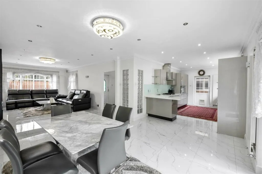 Park Road, North Uxbridge, UB8, photo 7