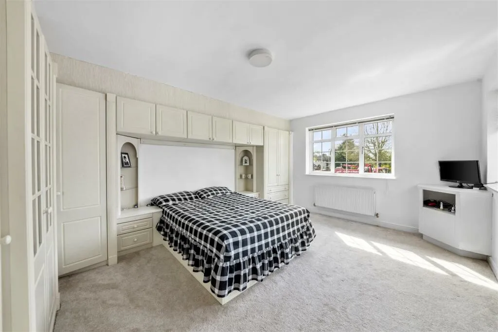 Park Road, North Uxbridge, UB8, photo 24