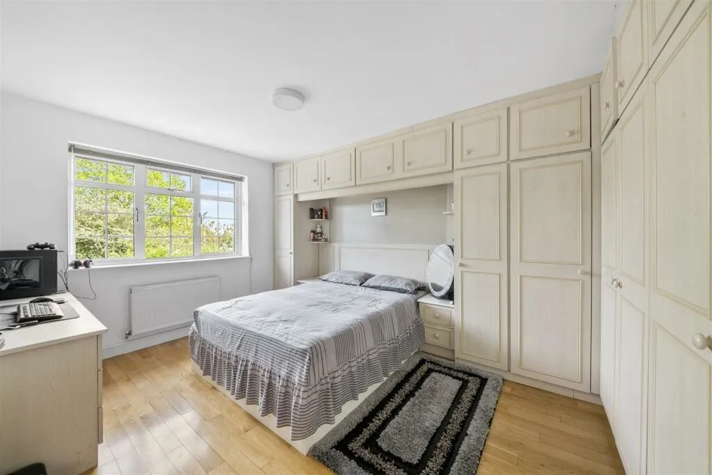 Park Road, North Uxbridge, UB8, photo 12