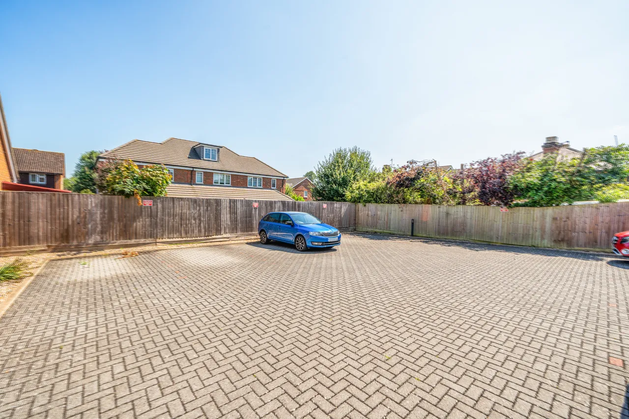 North Town Road, Maidenhead, SL6, photo 9
