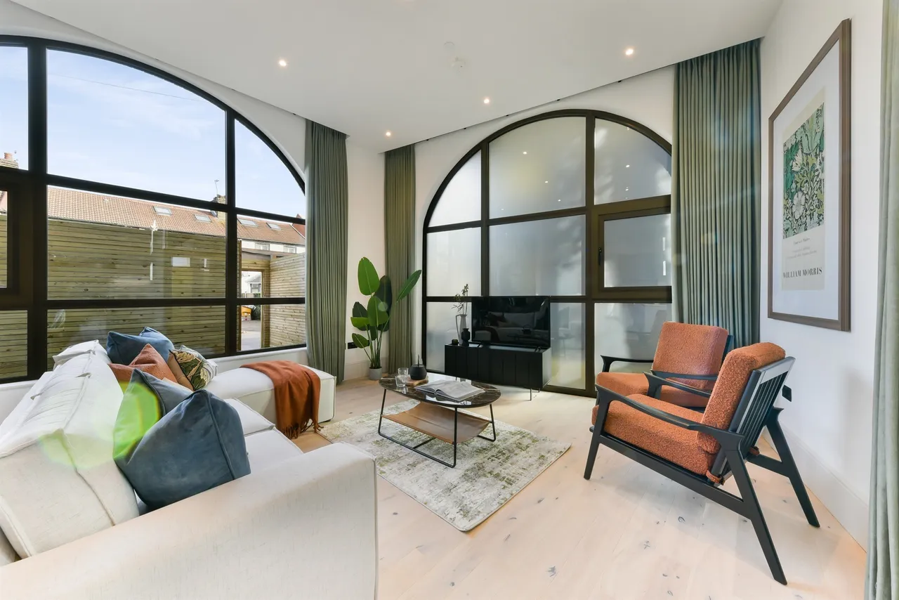 Station Road, London, SW19, photo 10