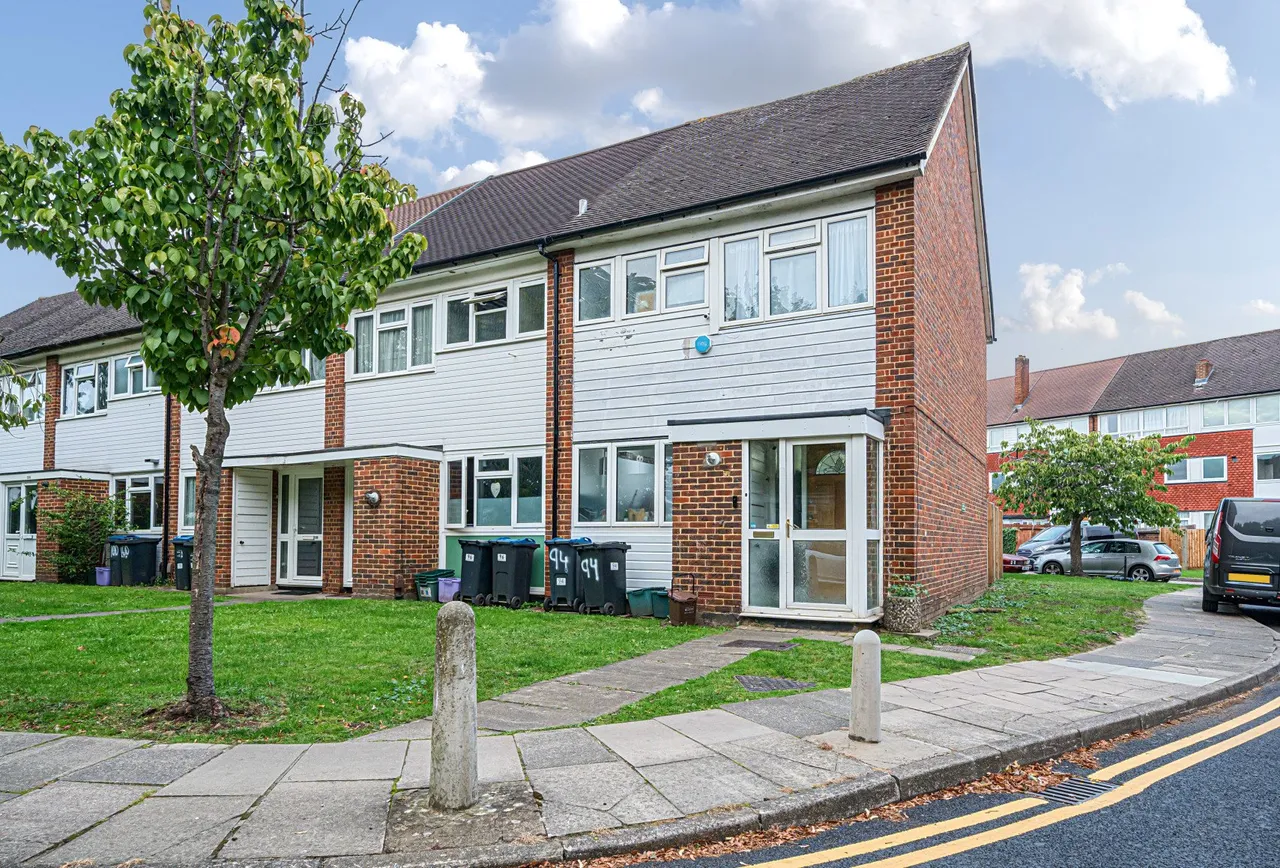 Brookfields Avenue, Mitcham, CR4 4BT, photo 2