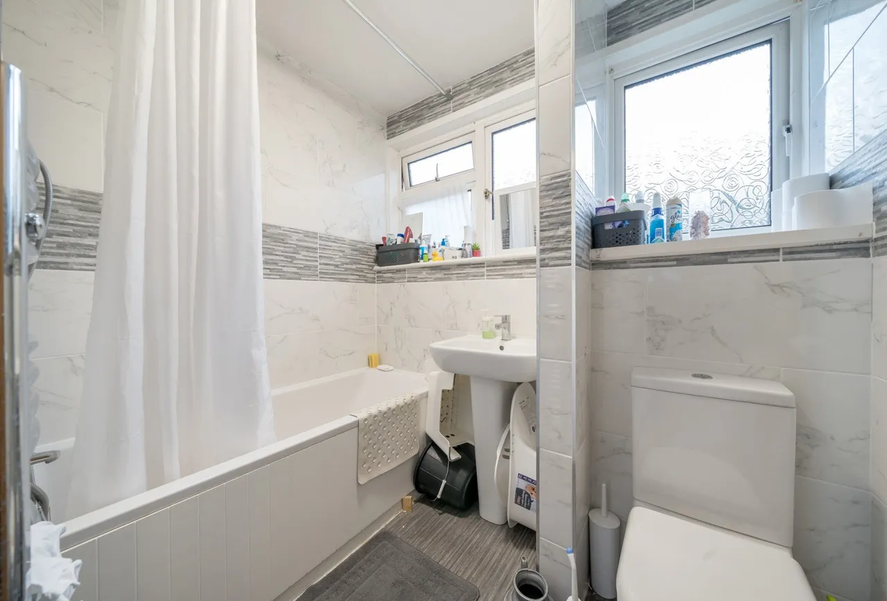 Brookfields Avenue, Mitcham, CR4 4BT, photo 11
