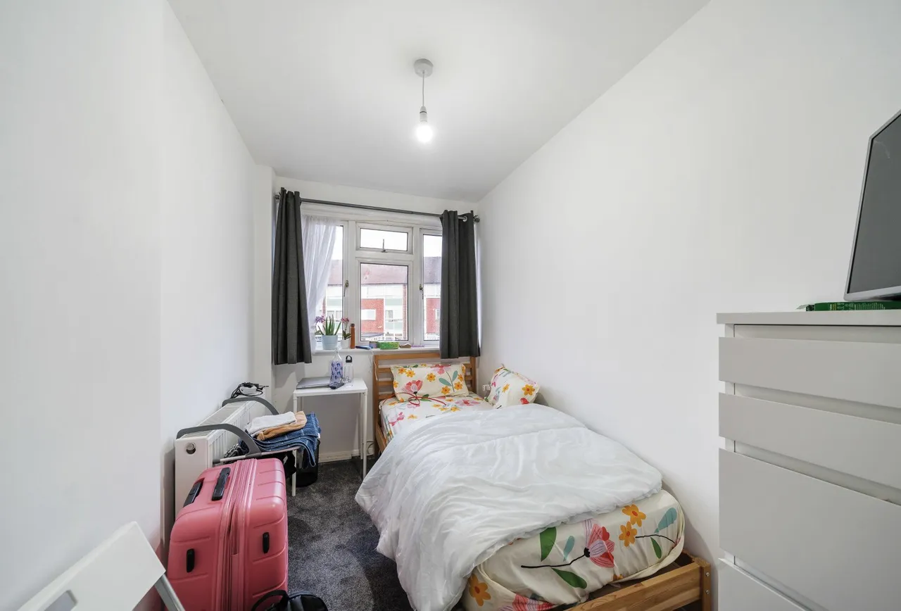 Brookfields Avenue, Mitcham, CR4 4BT, photo 18