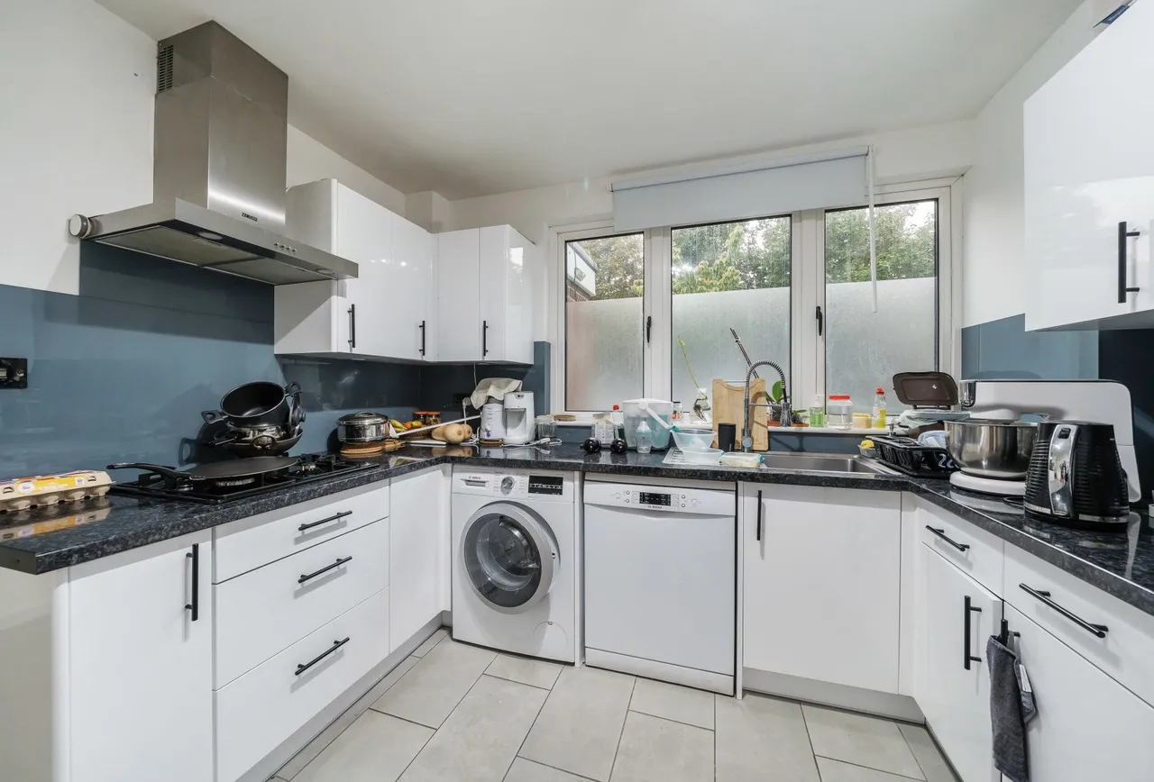 Brookfields Avenue, Mitcham, CR4 4BT, photo 17