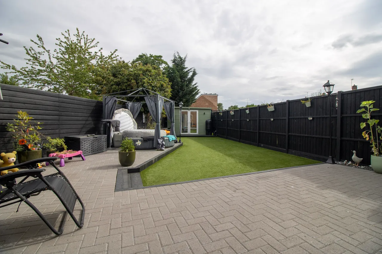Kirminton Gardens, Leicester, Leicester, LE5 2EN, photo 24