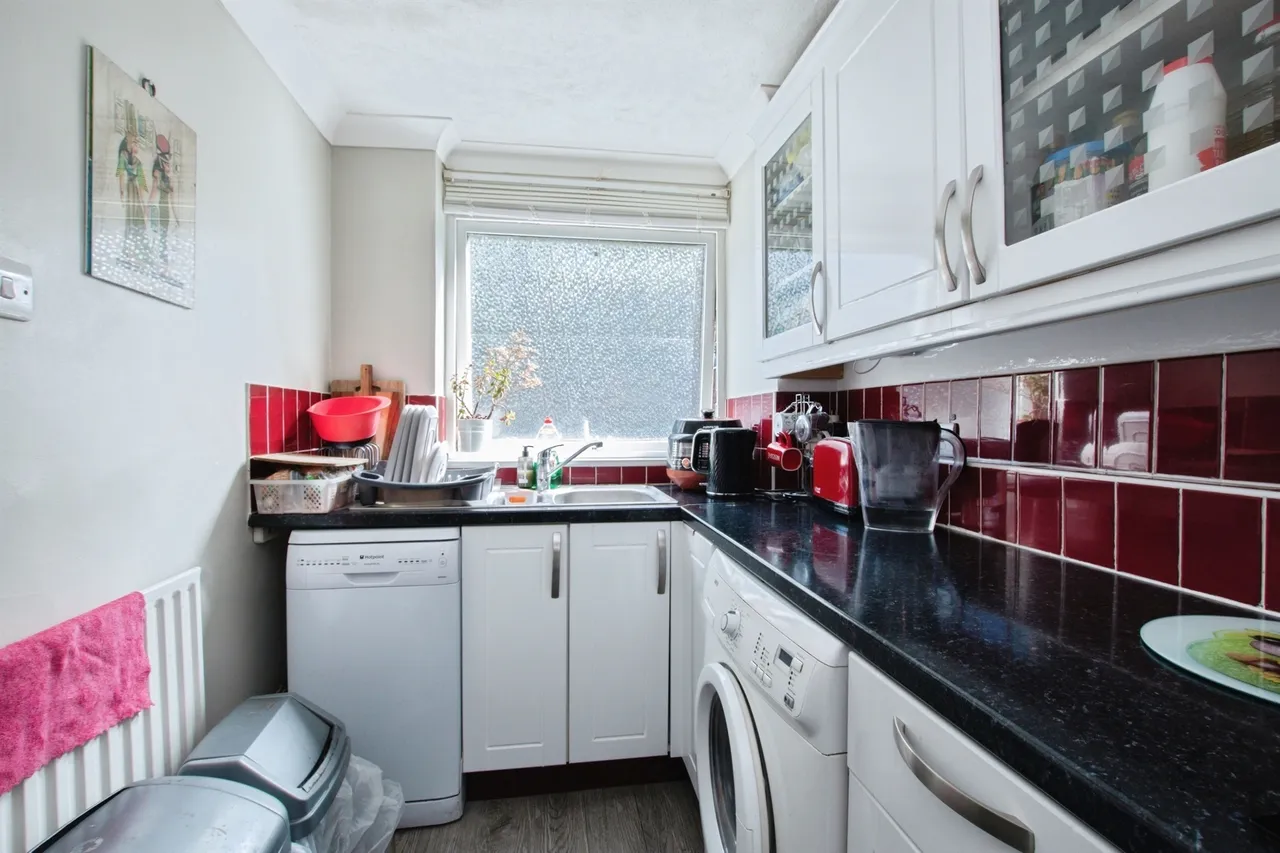 Poole Road, BOURNEMOUTH, photo 9