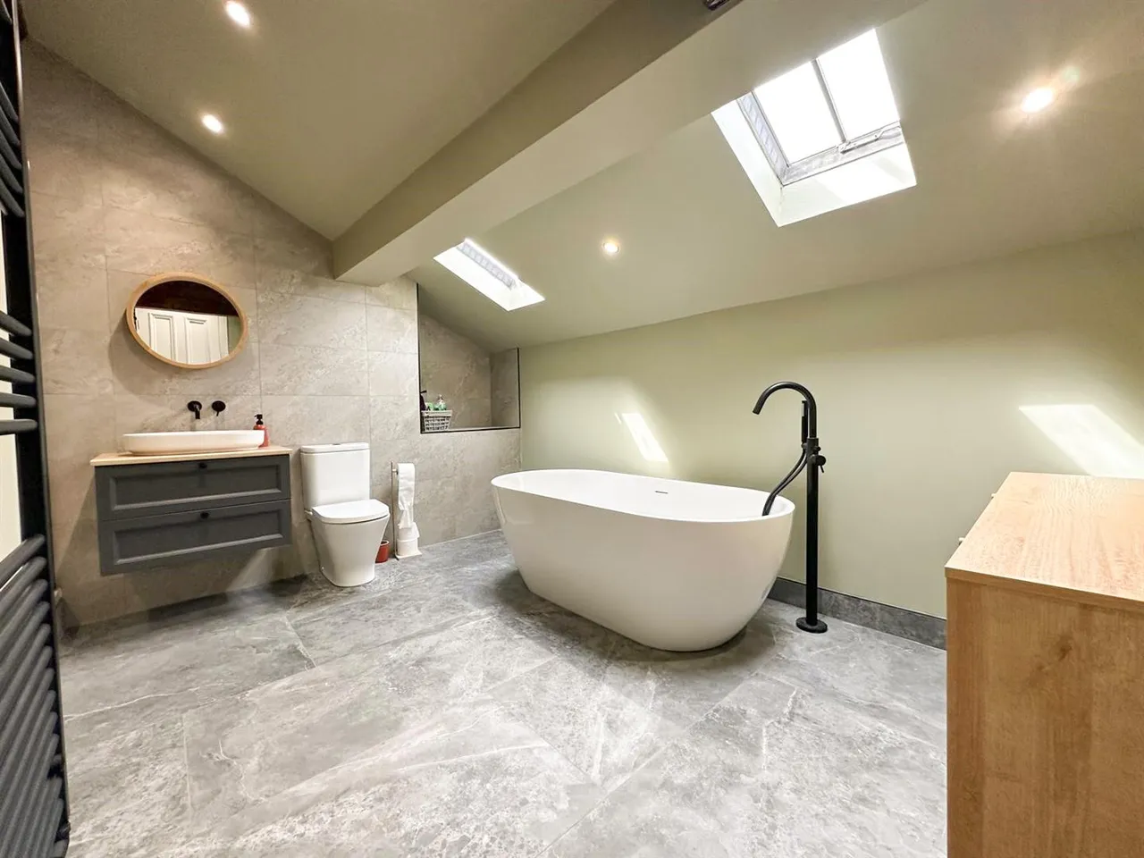 Cowling Hill, Cowling, BD22 0LL, photo 13