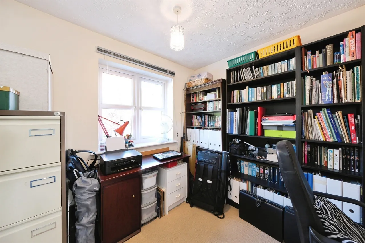 Redcar Close, Mansfield, NG18, photo 15