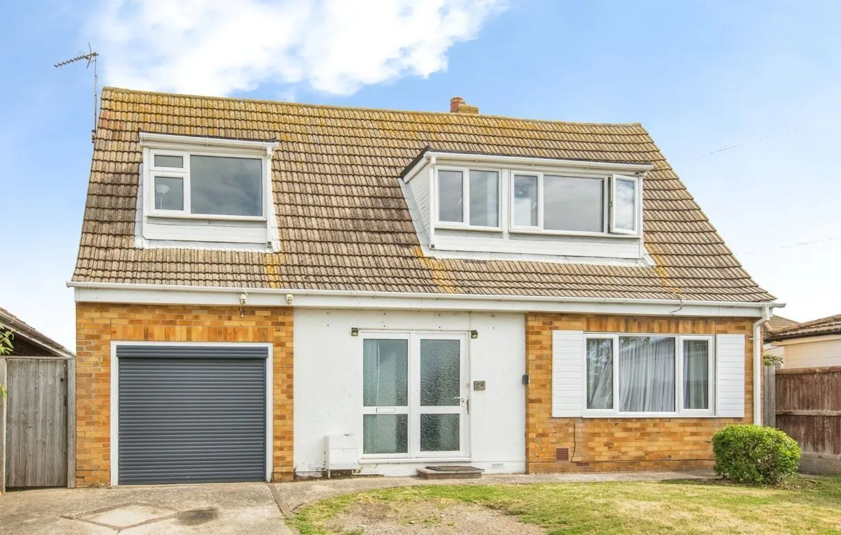 2 bed house for sale — Aragon Close, CLACTON-ON-SEA
