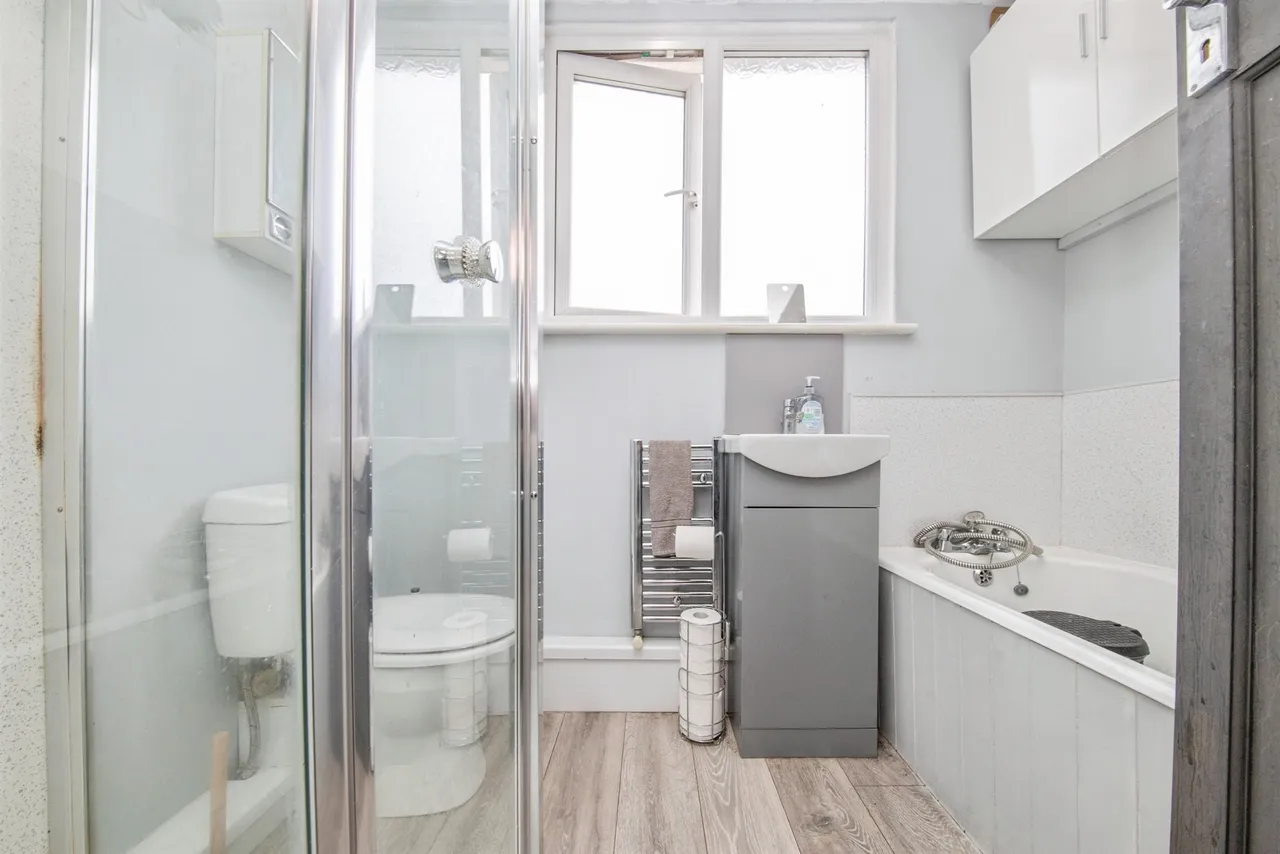 Aragon Close, CLACTON-ON-SEA, photo 12