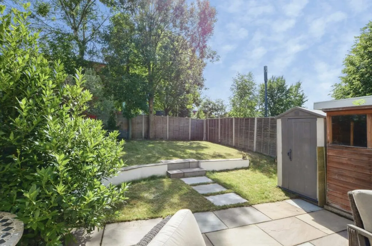 Gaydon Lane, London, NW9, photo 5