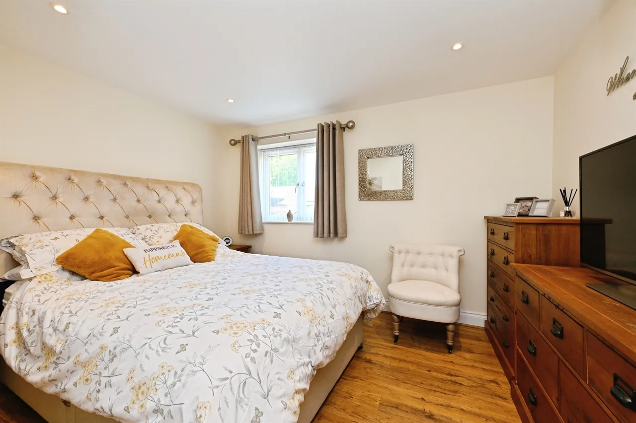 Hall Farm Road, Gayton, PE32, photo 12