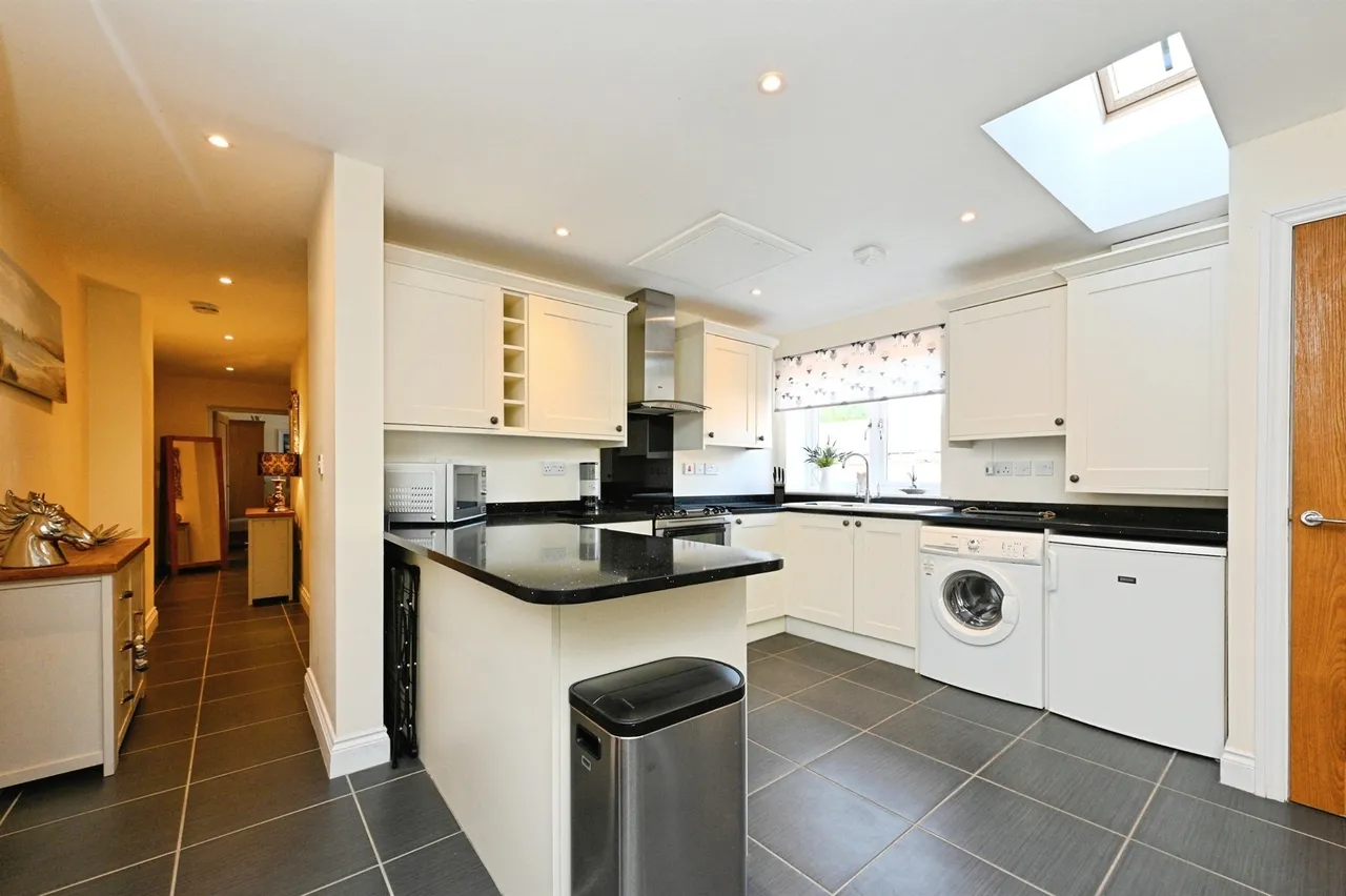 Hall Farm Road, Gayton, PE32, photo 5