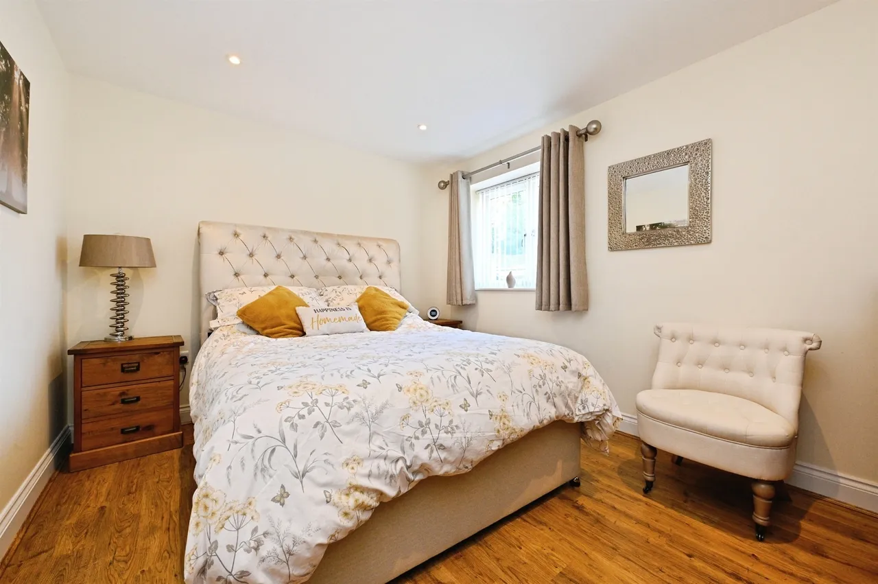 Hall Farm Road, Gayton, PE32, photo 9