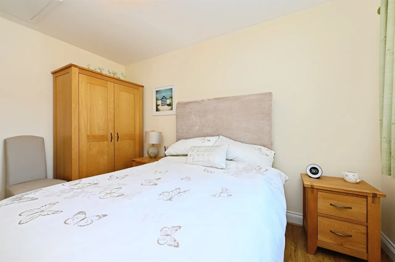 Hall Farm Road, Gayton, PE32, photo 13
