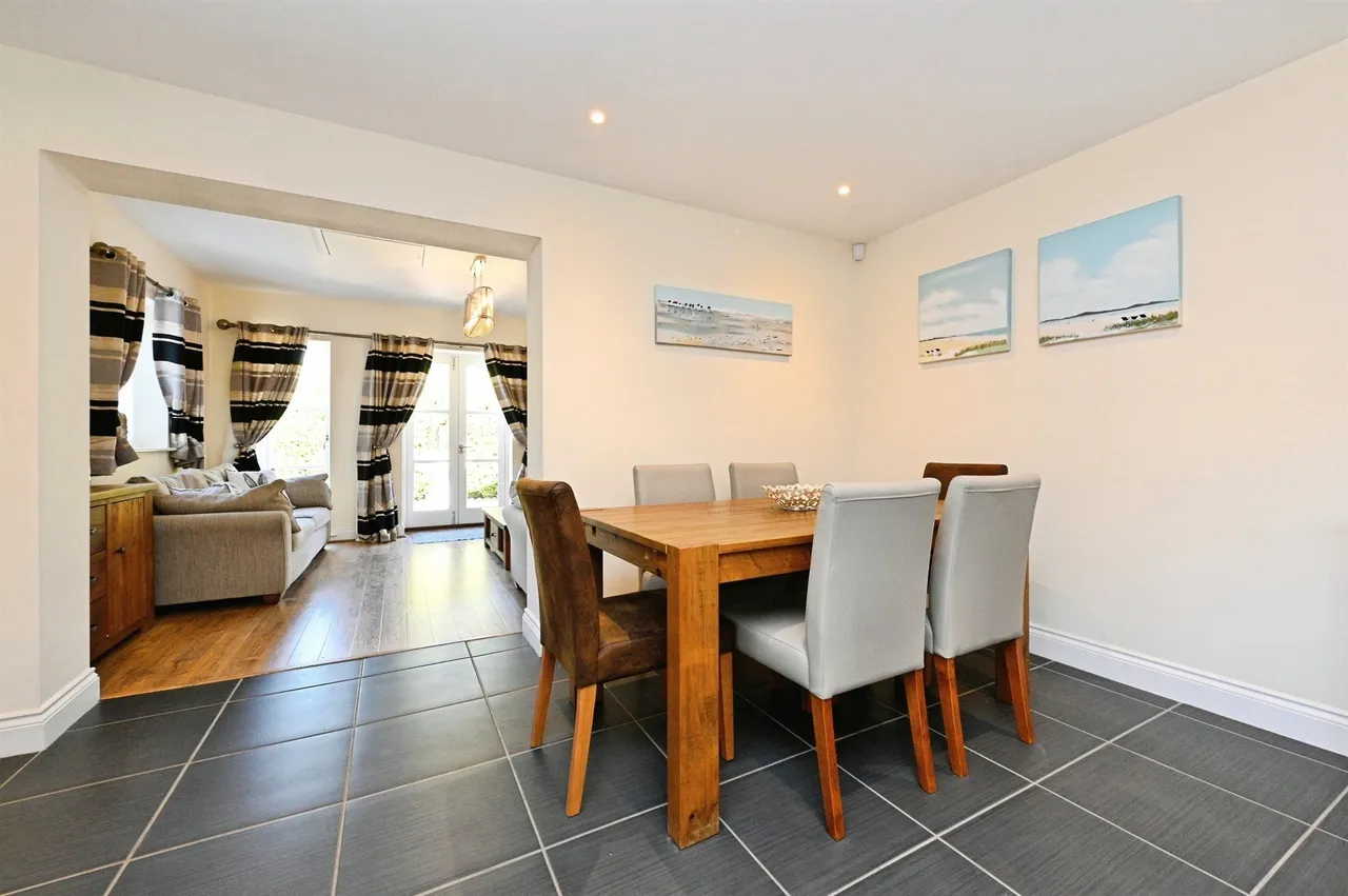Hall Farm Road, Gayton, PE32, photo 7
