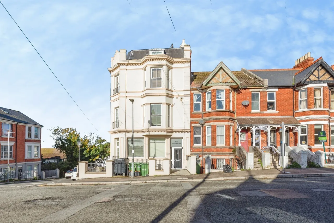 2 bed flat for sale, Priory Road, Hastings, TN34
