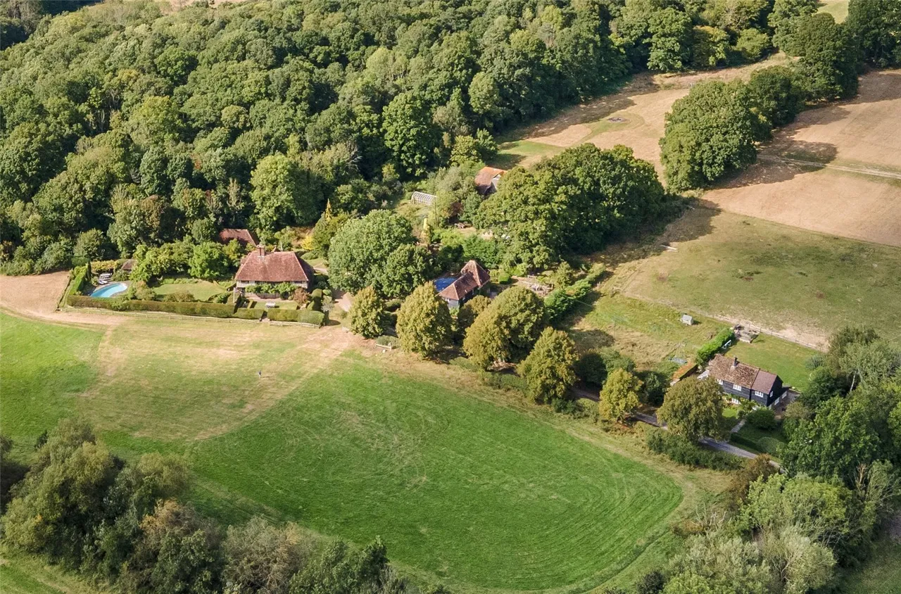 5 bed property for sale, Hinksden Road, Benenden, TN17