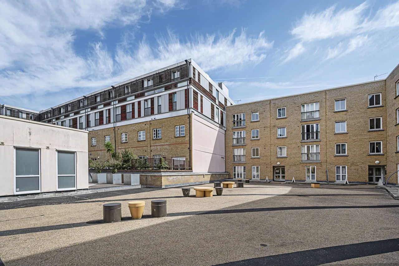Flat 417 Cornell Building, 1 Coke Street, London, photo 8