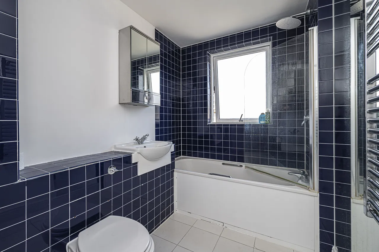 Flat 417 Cornell Building, 1 Coke Street, London, photo 5